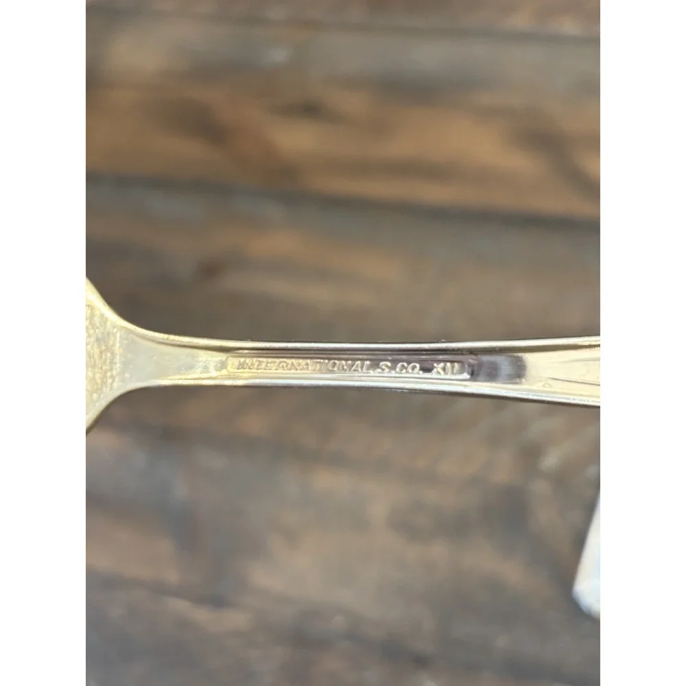 International Silverplate Co. XII 8 Salad Forks & 1 Dinner‎ Fork FLATWARE